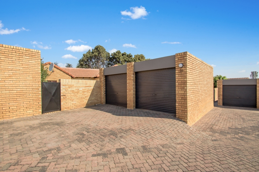 2 Bedroom Property for Sale in Halfway Gardens Gauteng