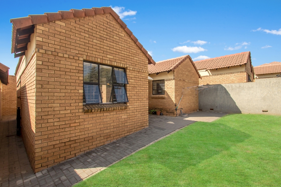 2 Bedroom Property for Sale in Halfway Gardens Gauteng