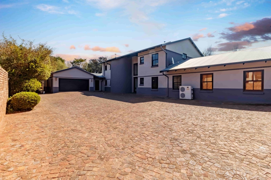 6 Bedroom Property for Sale in Carlswald Estate Gauteng