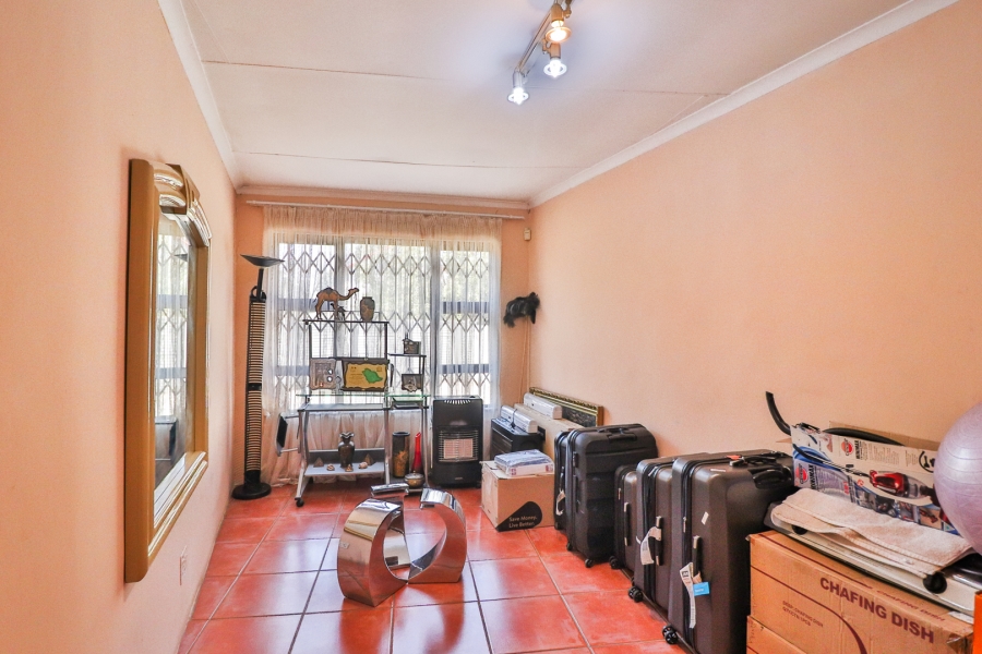 4 Bedroom Property for Sale in Brackenhurst Gauteng