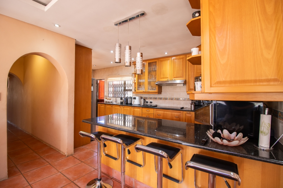 4 Bedroom Property for Sale in Brackenhurst Gauteng