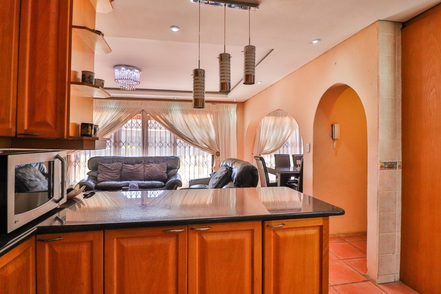 4 Bedroom Property for Sale in Brackenhurst Gauteng