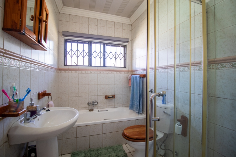 4 Bedroom Property for Sale in Brackenhurst Gauteng