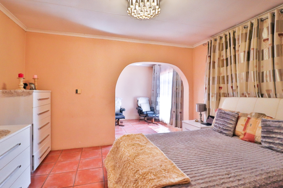 4 Bedroom Property for Sale in Brackenhurst Gauteng