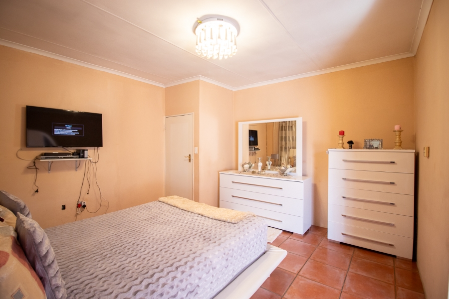 4 Bedroom Property for Sale in Brackenhurst Gauteng
