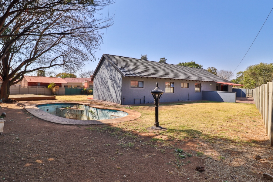 4 Bedroom Property for Sale in Brackenhurst Gauteng