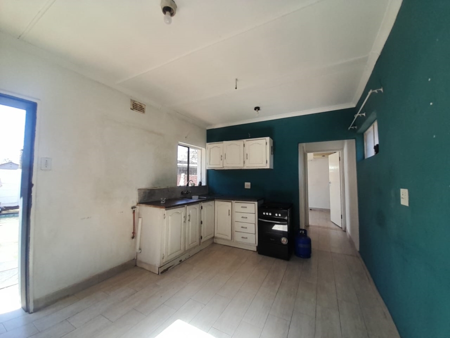 To Let 1 Bedroom Property for Rent in Kookrus Gauteng