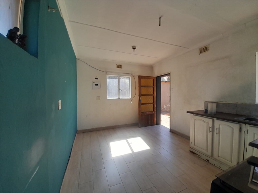 To Let 1 Bedroom Property for Rent in Kookrus Gauteng