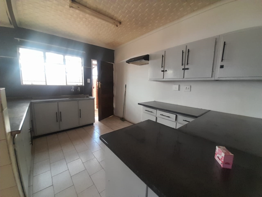 To Let 4 Bedroom Property for Rent in Kookrus Gauteng