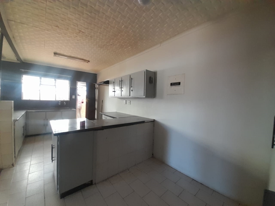 To Let 4 Bedroom Property for Rent in Kookrus Gauteng