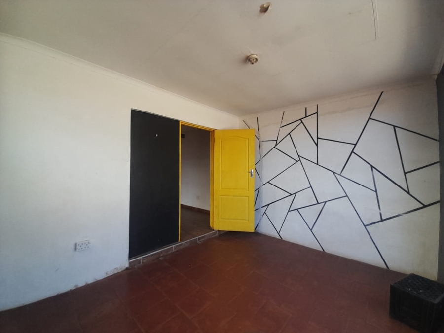 To Let 4 Bedroom Property for Rent in Kookrus Gauteng