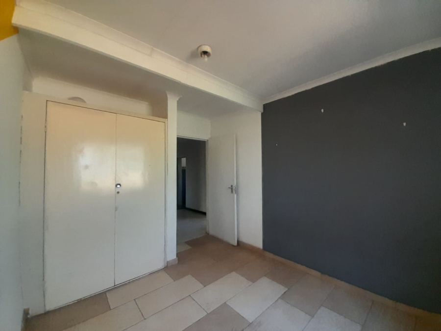 To Let 4 Bedroom Property for Rent in Kookrus Gauteng