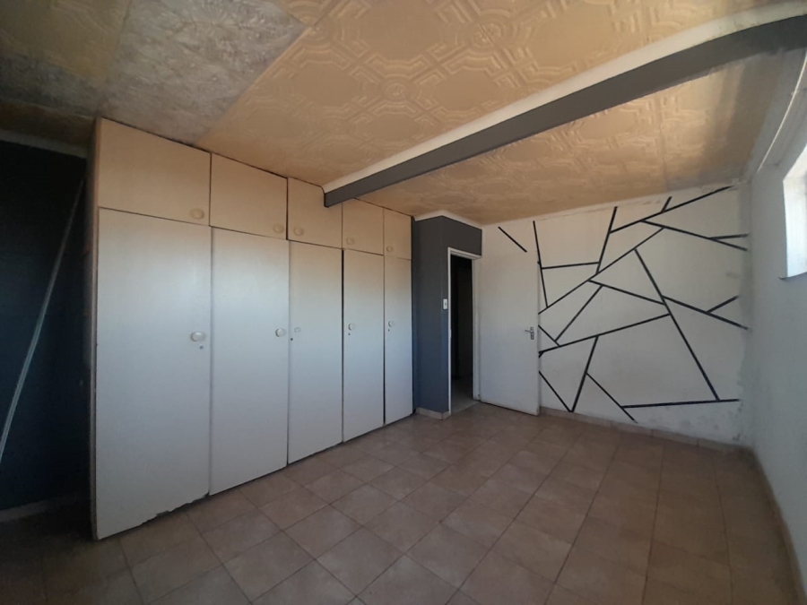 To Let 4 Bedroom Property for Rent in Kookrus Gauteng