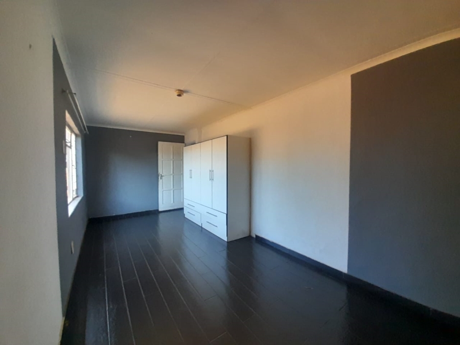 To Let 4 Bedroom Property for Rent in Kookrus Gauteng