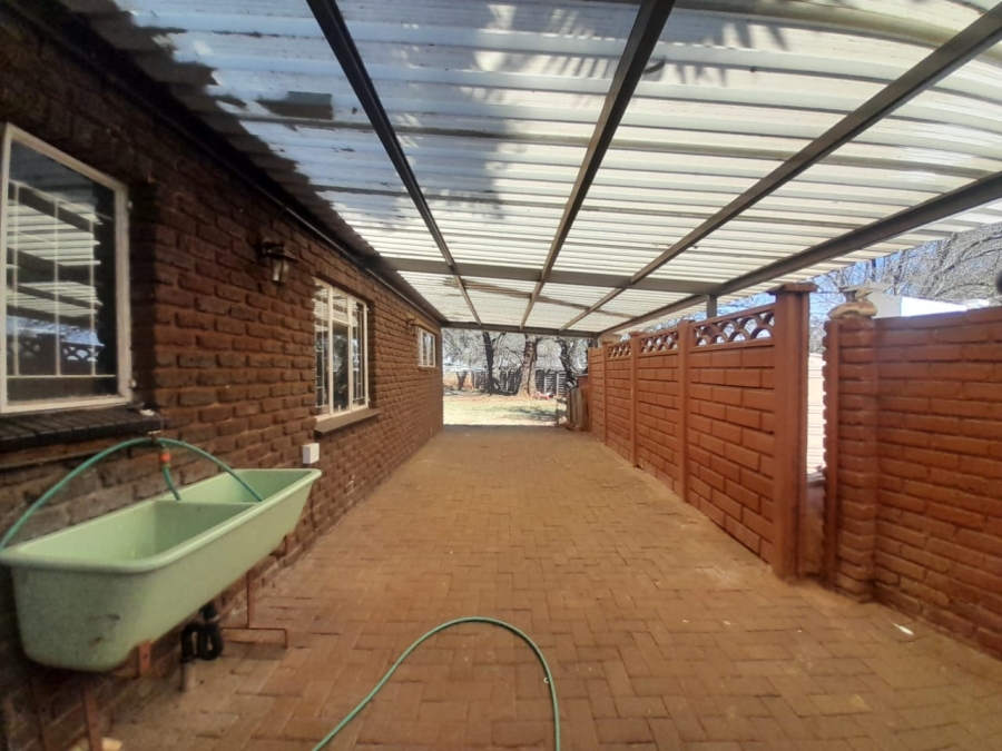To Let 4 Bedroom Property for Rent in Kookrus Gauteng