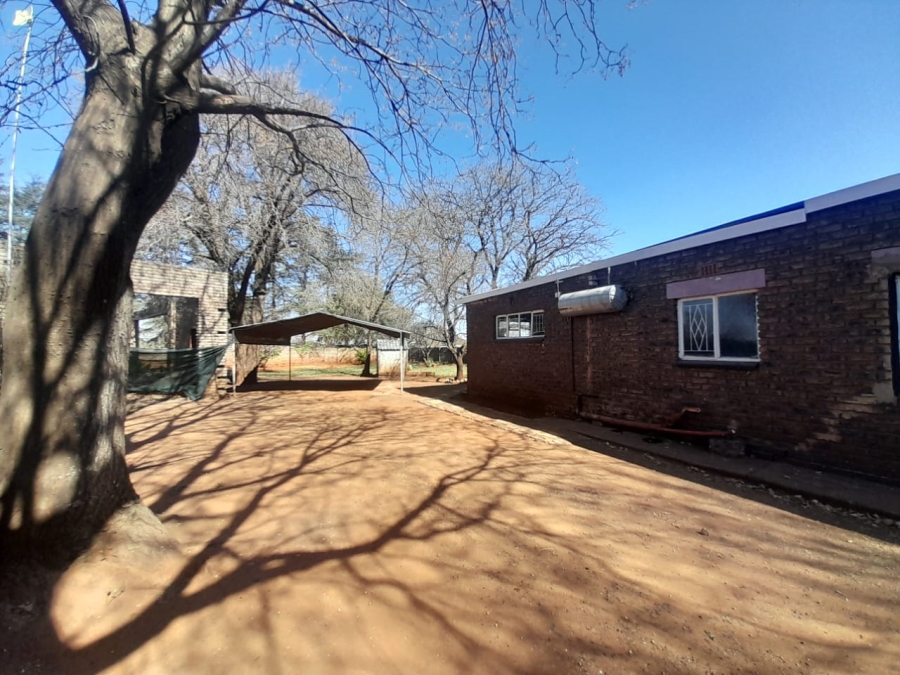 To Let 4 Bedroom Property for Rent in Kookrus Gauteng