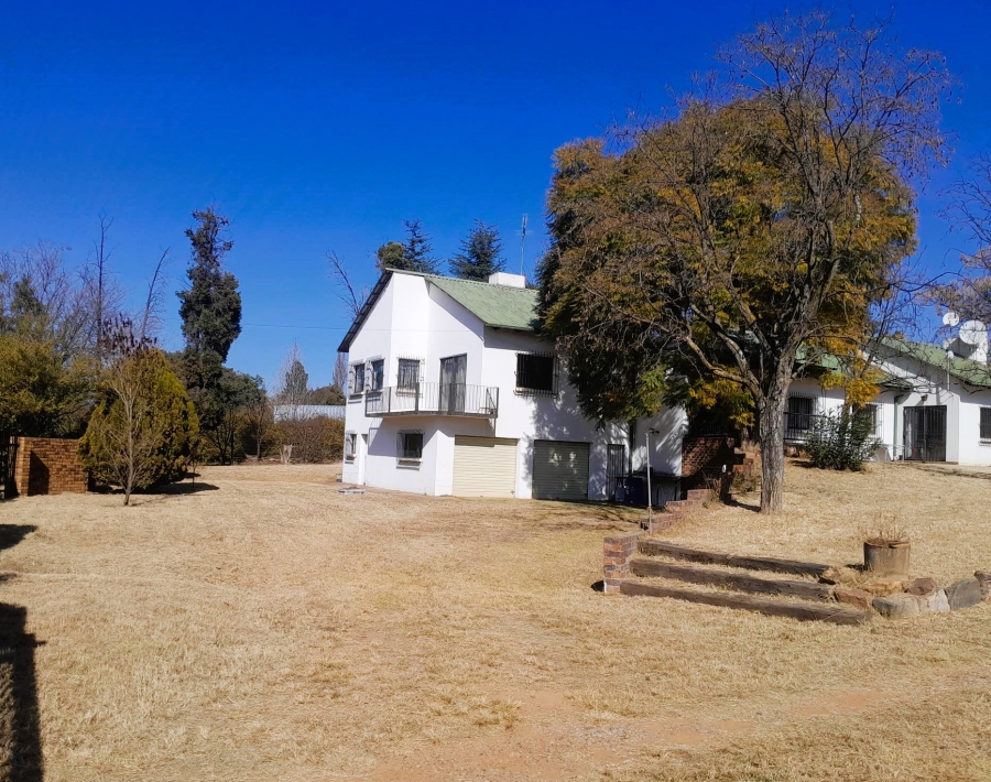 8 Bedroom Property for Sale in Glen Austin Gauteng