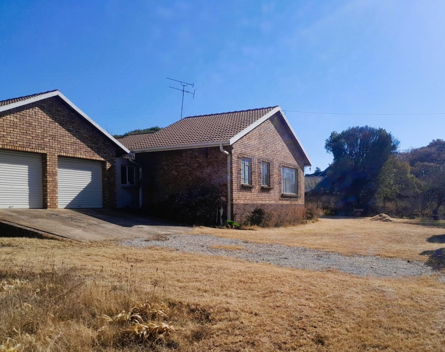 8 Bedroom Property for Sale in Glen Austin Gauteng