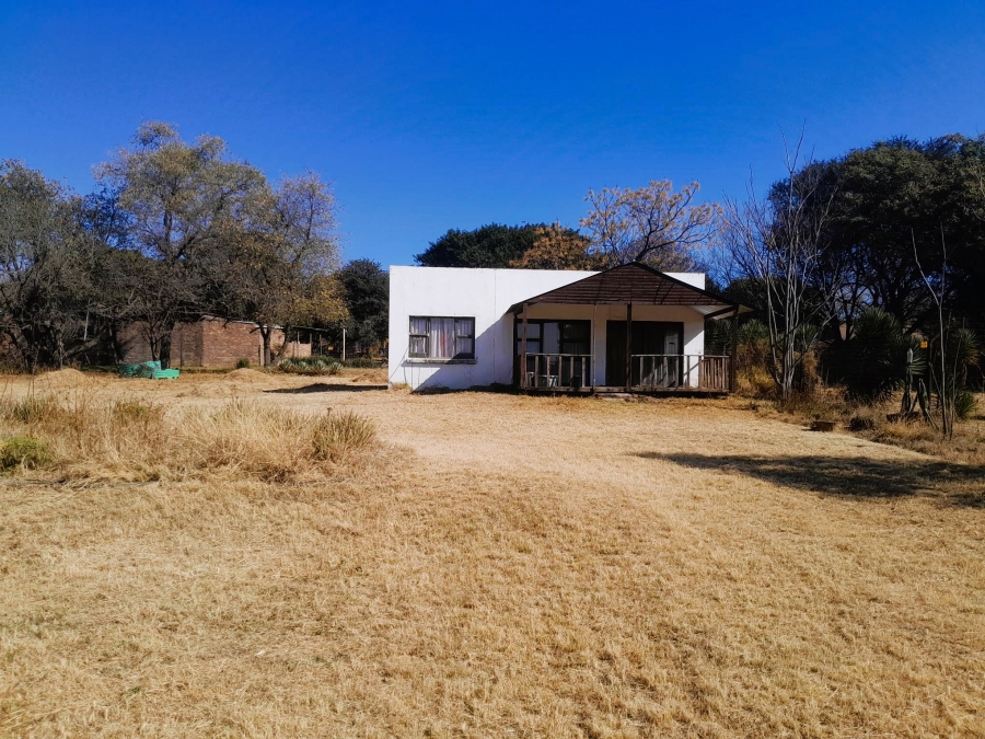 8 Bedroom Property for Sale in Glen Austin Gauteng