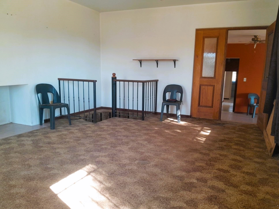 8 Bedroom Property for Sale in Glen Austin Gauteng