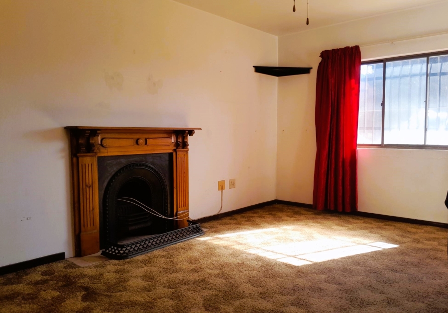 8 Bedroom Property for Sale in Glen Austin Gauteng