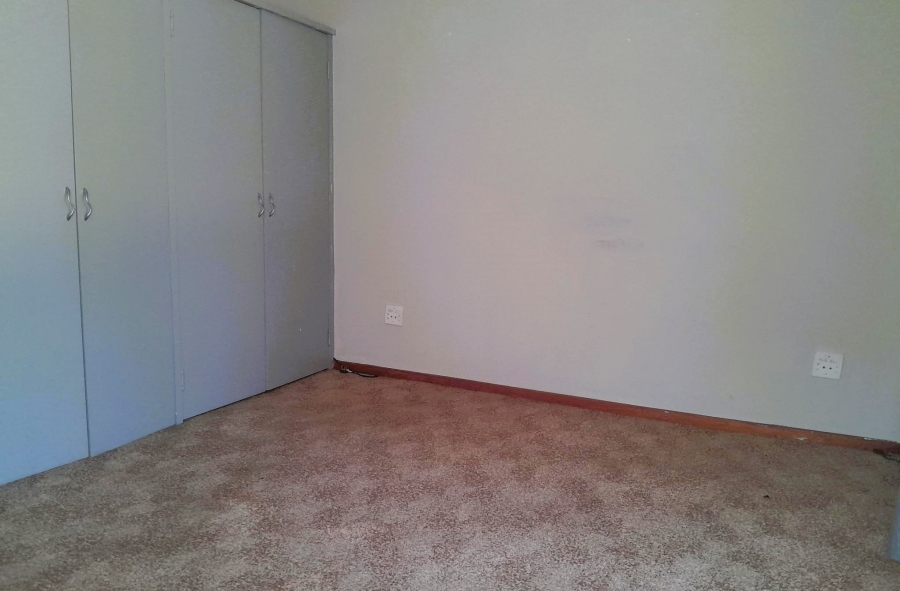 8 Bedroom Property for Sale in Glen Austin Gauteng
