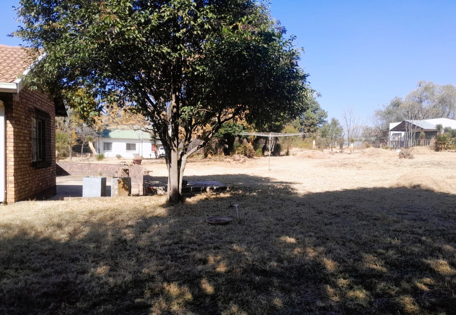 8 Bedroom Property for Sale in Glen Austin Gauteng