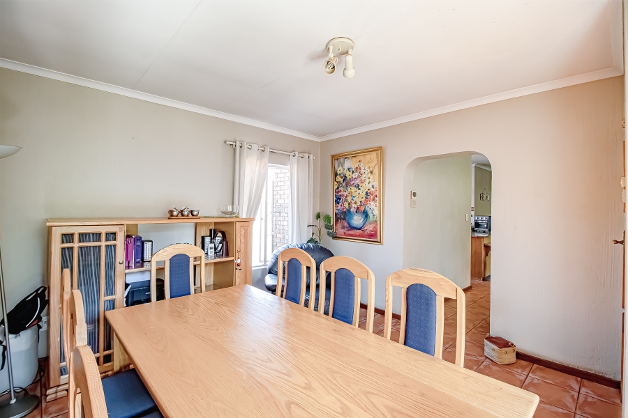 3 Bedroom Property for Sale in Waverley Gauteng