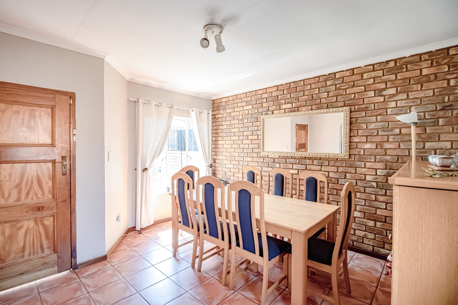 3 Bedroom Property for Sale in Waverley Gauteng