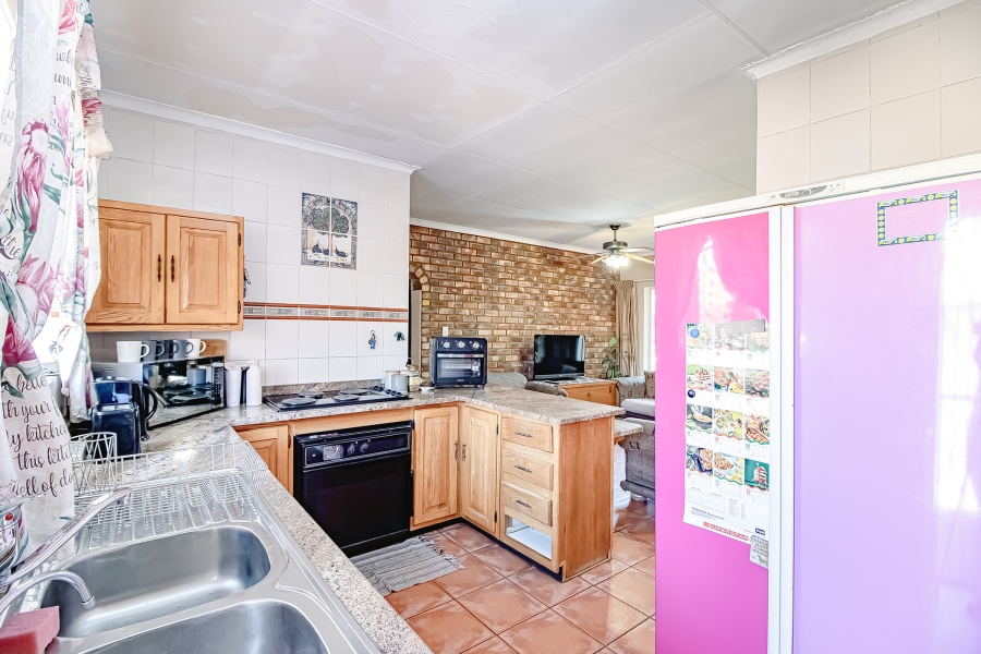 3 Bedroom Property for Sale in Waverley Gauteng
