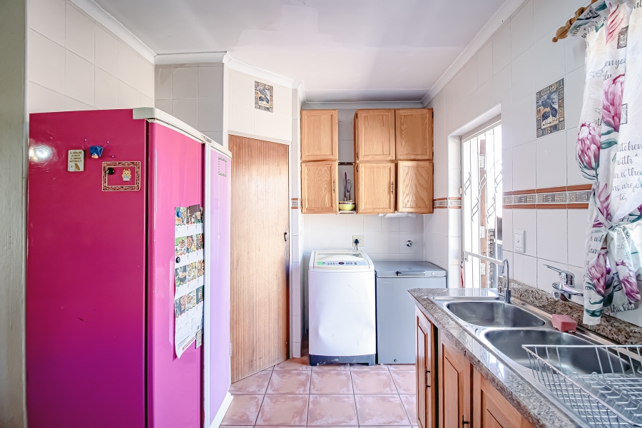 3 Bedroom Property for Sale in Waverley Gauteng