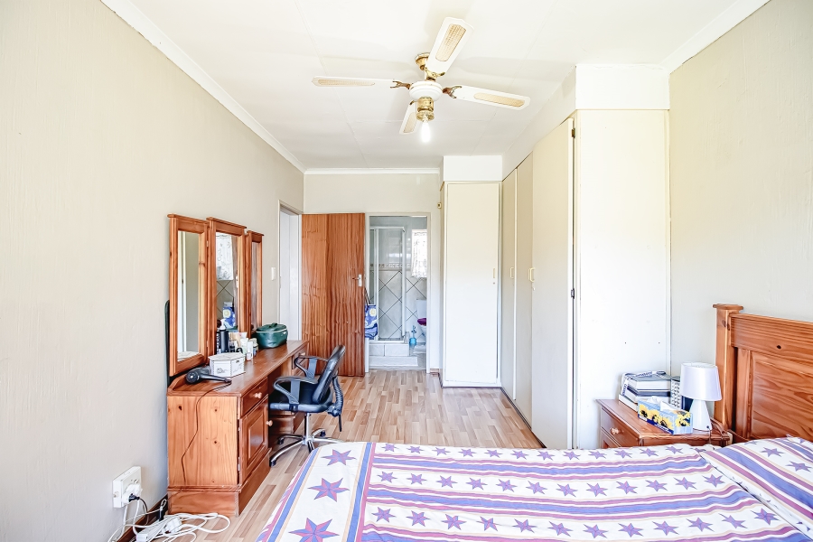 3 Bedroom Property for Sale in Waverley Gauteng