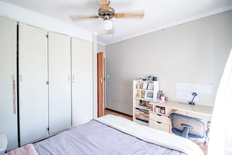 3 Bedroom Property for Sale in Waverley Gauteng