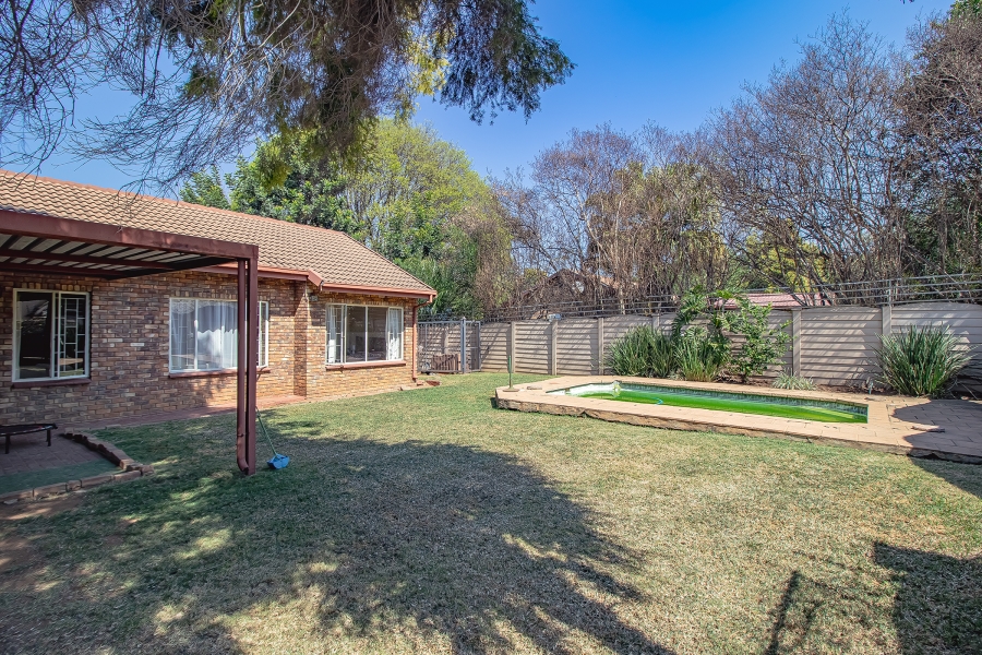 3 Bedroom Property for Sale in Waverley Gauteng