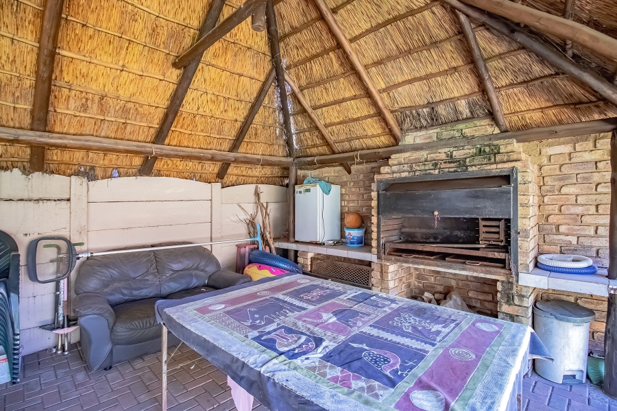 3 Bedroom Property for Sale in Waverley Gauteng