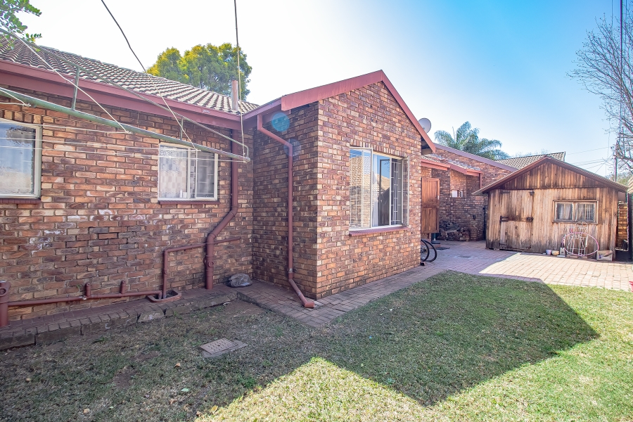 3 Bedroom Property for Sale in Waverley Gauteng