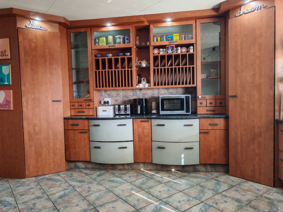 4 Bedroom Property for Sale in Three Rivers East Gauteng