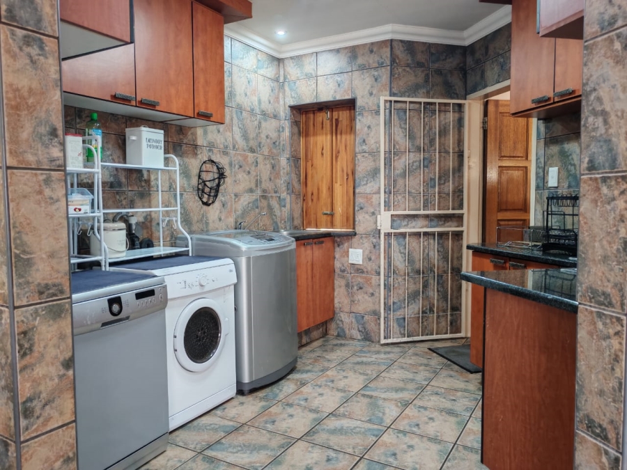 4 Bedroom Property for Sale in Three Rivers East Gauteng