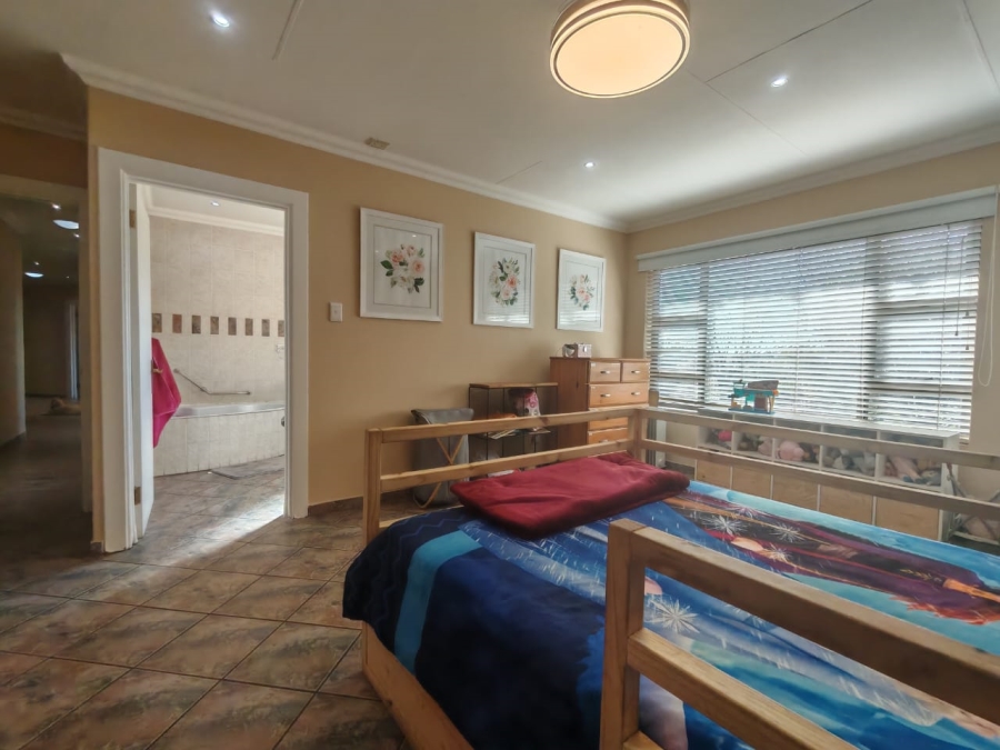 4 Bedroom Property for Sale in Three Rivers East Gauteng
