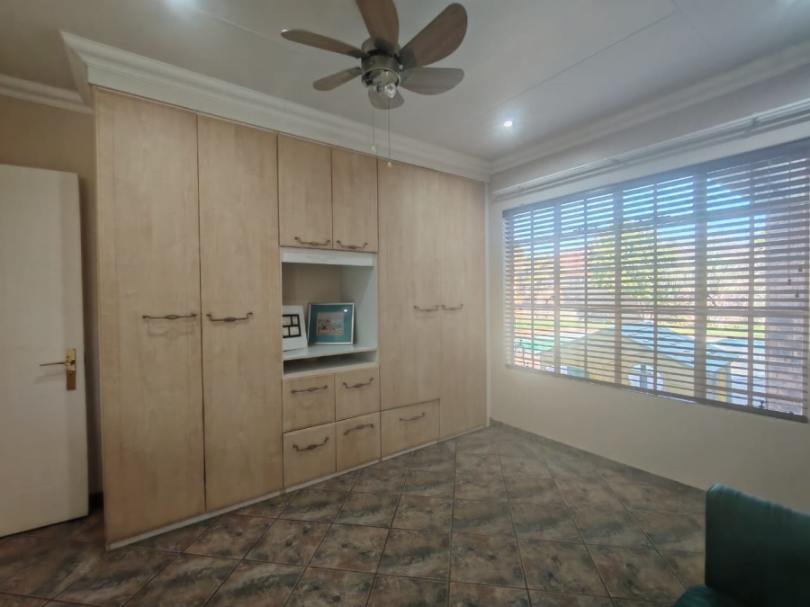 4 Bedroom Property for Sale in Three Rivers East Gauteng