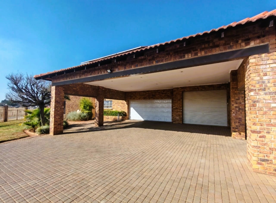 4 Bedroom Property for Sale in Three Rivers East Gauteng