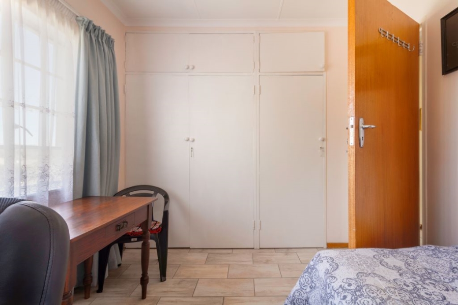 2 Bedroom Property for Sale in Helderkruin Gauteng