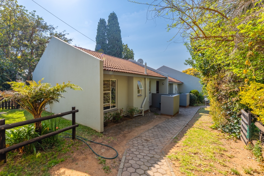 2 Bedroom Property for Sale in Magaliessig Gauteng