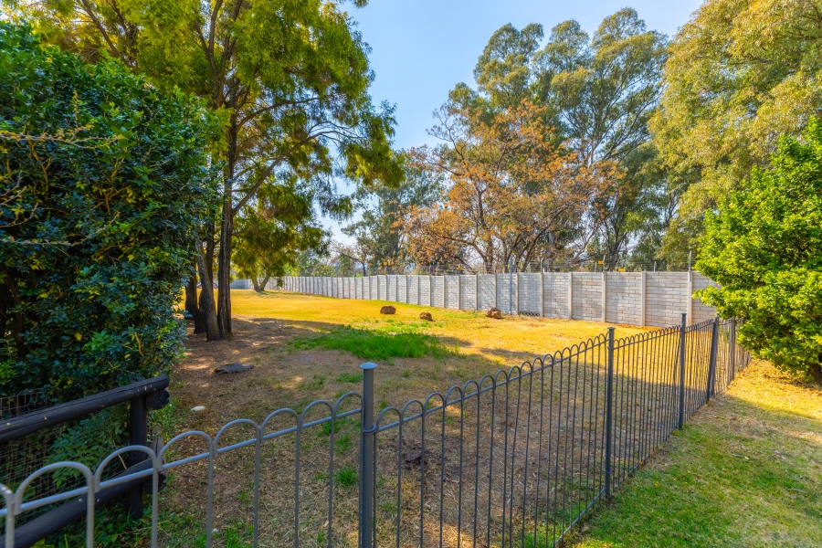 2 Bedroom Property for Sale in Magaliessig Gauteng