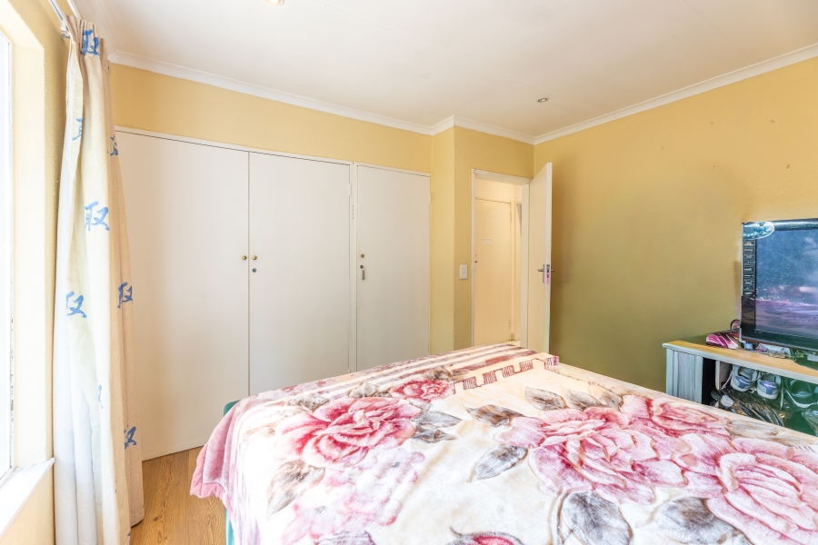 2 Bedroom Property for Sale in Magaliessig Gauteng