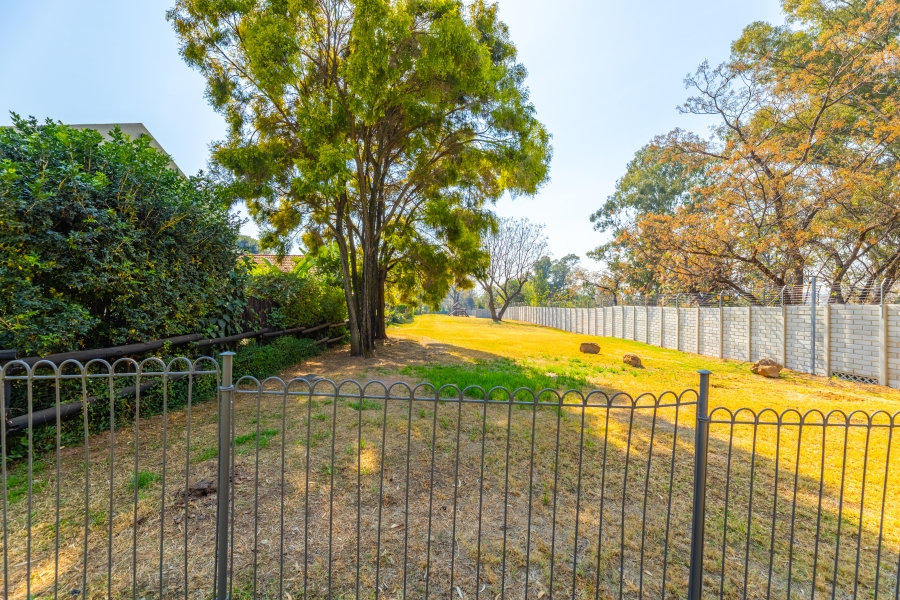 2 Bedroom Property for Sale in Magaliessig Gauteng