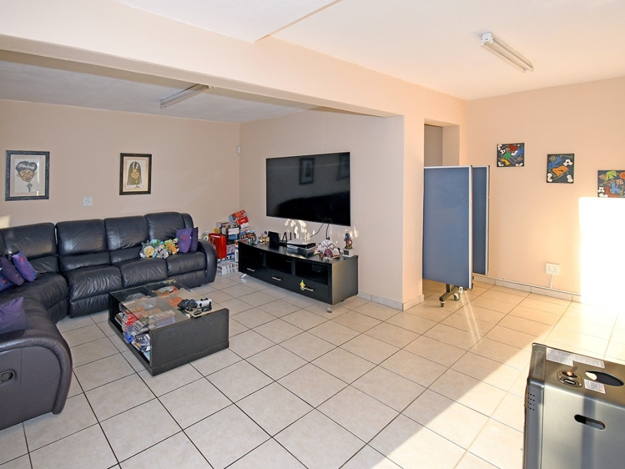 5 Bedroom Property for Sale in River Club Gauteng