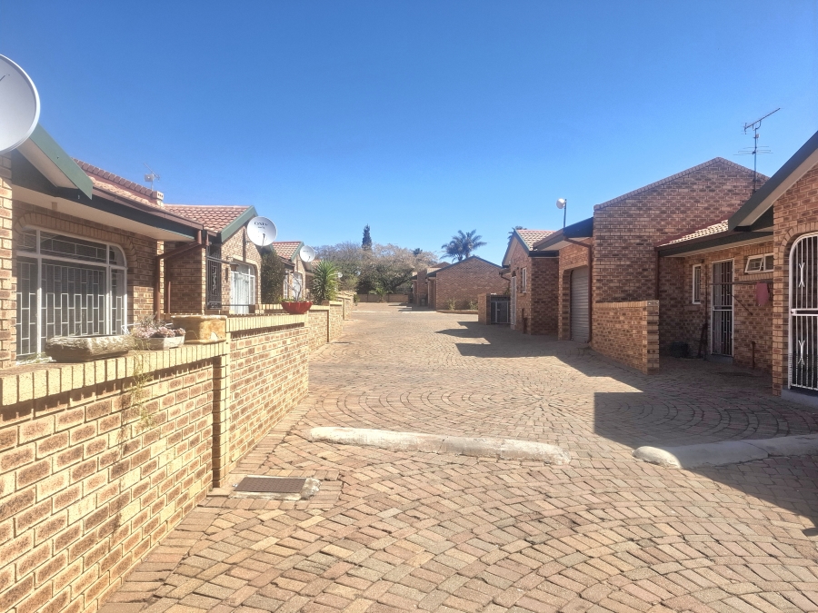 2 Bedroom Property for Sale in Randpoort Gauteng