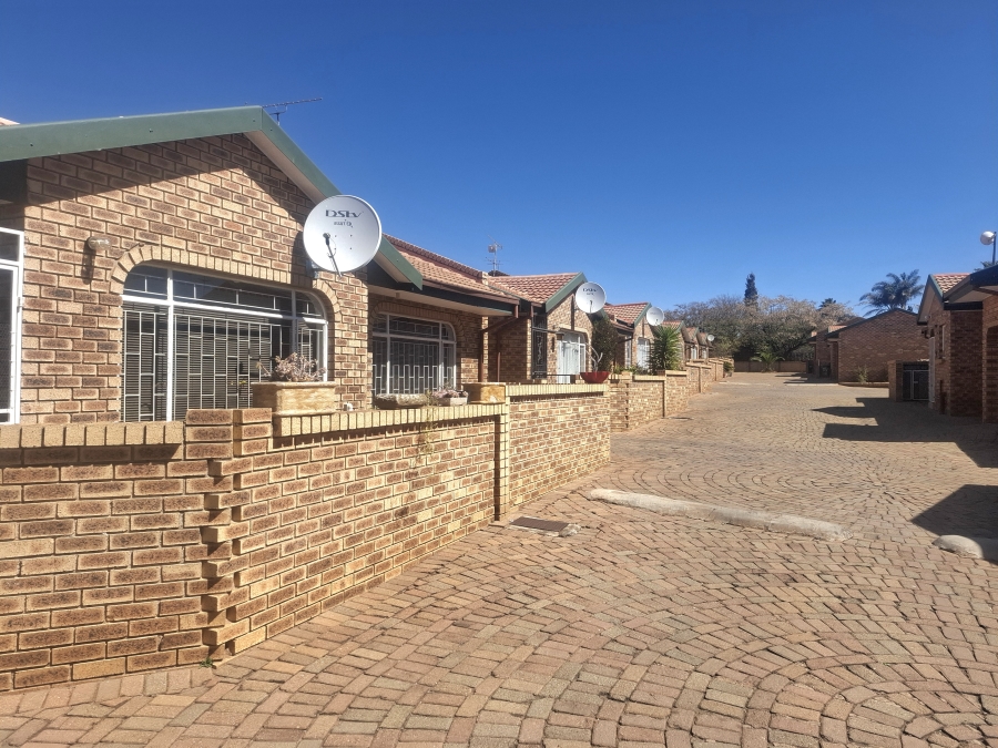 2 Bedroom Property for Sale in Randpoort Gauteng