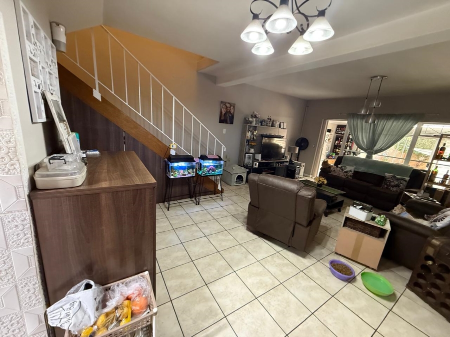 2 Bedroom Property for Sale in Three Rivers Gauteng
